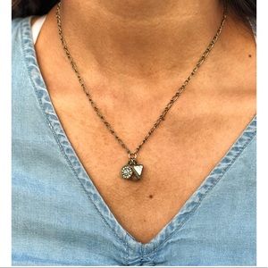 ✨NWT✨Dainty Charm Necklace